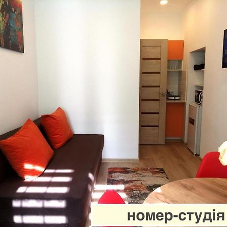 Світло Цілодобово Apartments In The City Center Lviv Buitenkant foto