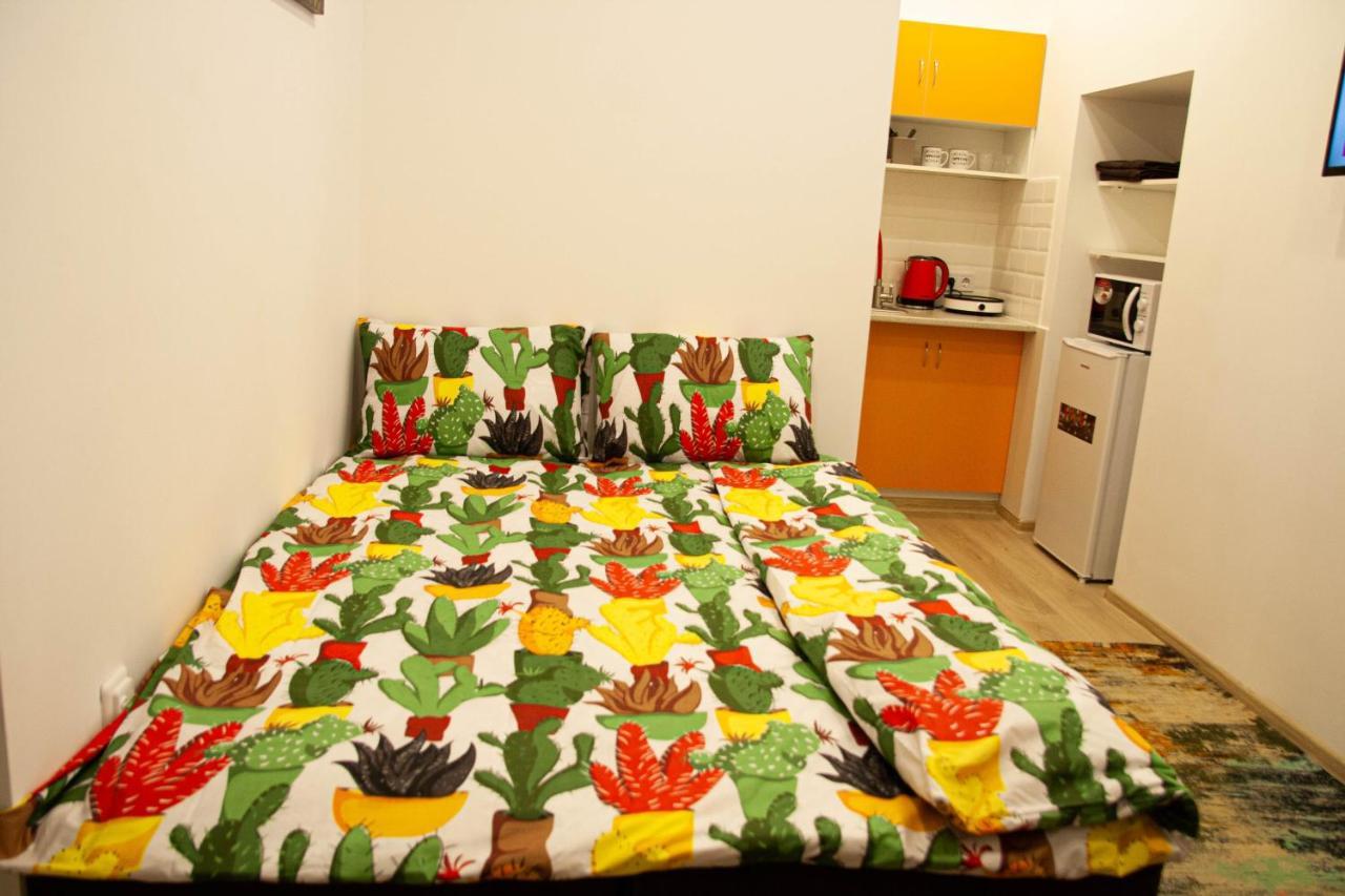 Світло Цілодобово Apartments In The City Center Lviv Buitenkant foto