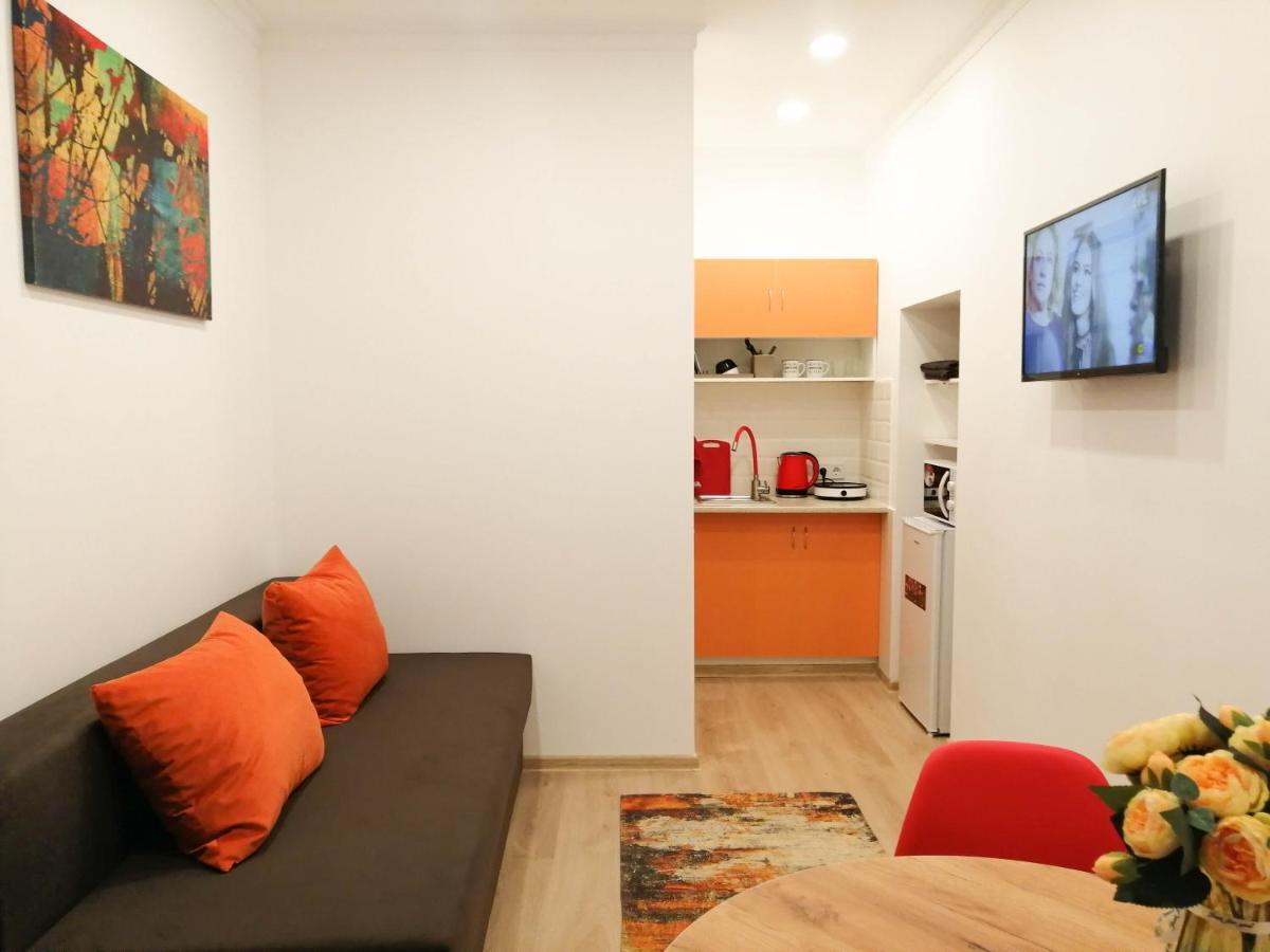 Світло Цілодобово Apartments In The City Center Lviv Buitenkant foto