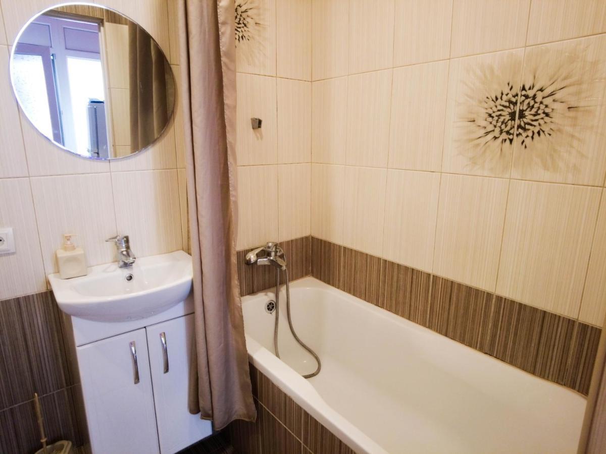 Світло Цілодобово Apartments In The City Center Lviv Buitenkant foto